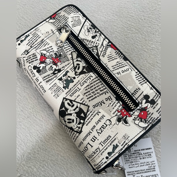 Disney Parks Mickey Minnie Crazy in Love Newspaper Print Wallet Wristlet - Picture 4 of 9
